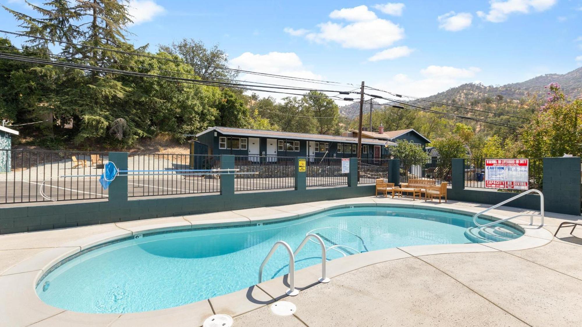 The Charlotte Sequoia Motel R2 スリー・リバーズ エクステリア 写真